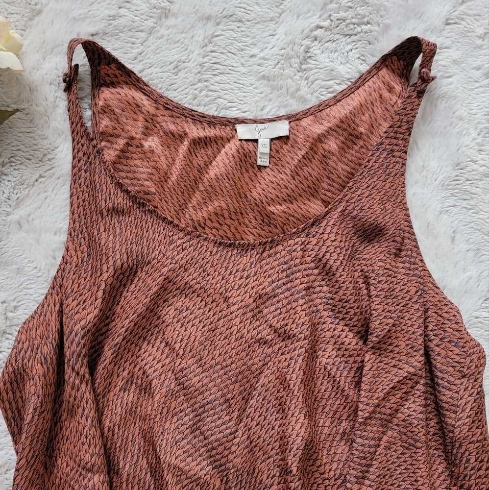 Joie 100% Silk Burnt Orange Geometric Sleeveless Blouse Size XS - Picture 2 of 11